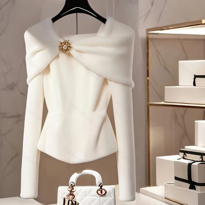 [Winter|Stylish] 2024 Winter Stylish Inner T-Shirt | Unique And Exquisite Design | Luxury-Inspired White Plush Top